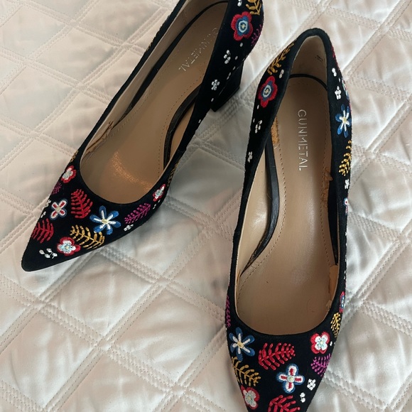 Gunmetal Pearl Black Suede Block Heels - Picture 3 of 4